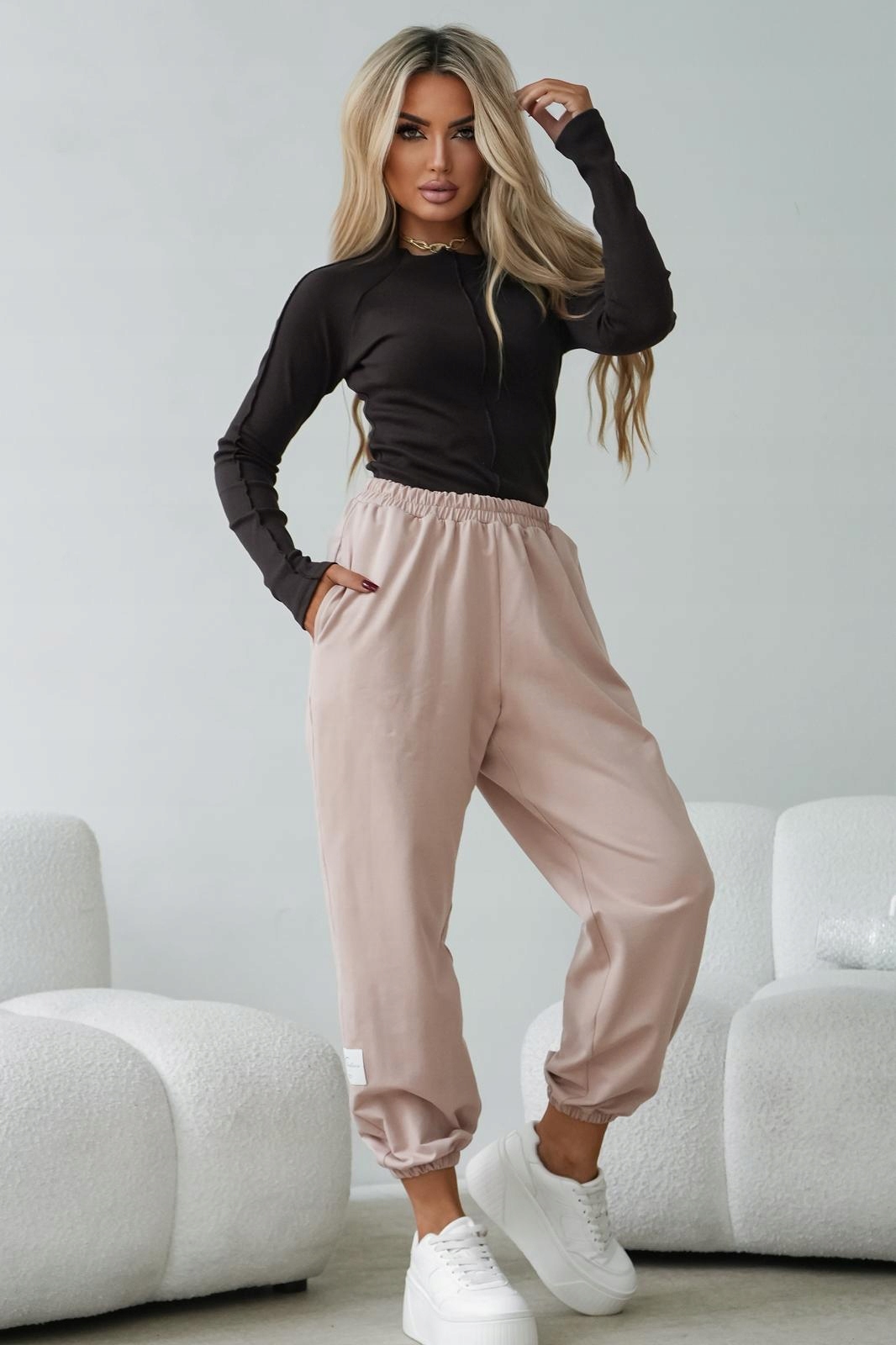 Spodnie dresowe STREETWEAR BEŻ LAKI - obrazek 2