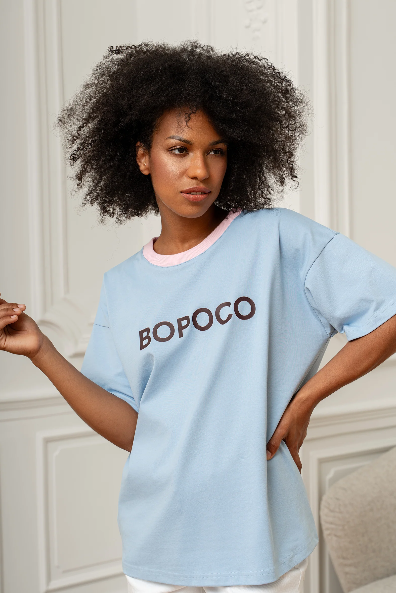 T-shirt BŁĘKITNY Z RÓŻOWĄ LAMÓWKĄ BOPOCO